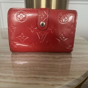 LV Vernis Kisslock Wallet